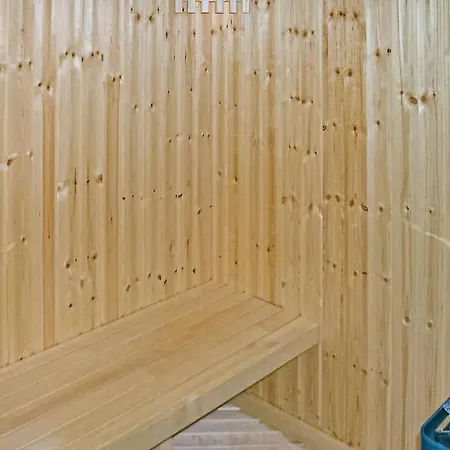 Awesome In With Sauna Gala
